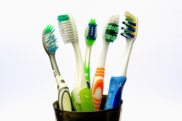 Groupe de brosses à dents colorées
 - Photo, image