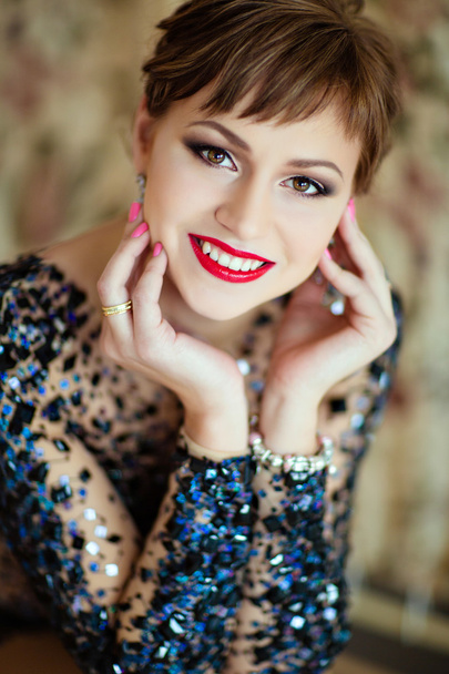 beautiful young brown-haired woman with red lips - Foto, immagini