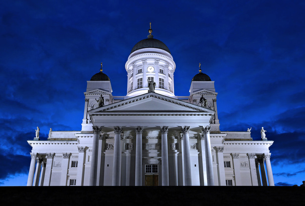 Catedral de São Nicolau (Basílica Catedral) em Helsínquia
 - Foto, Imagem