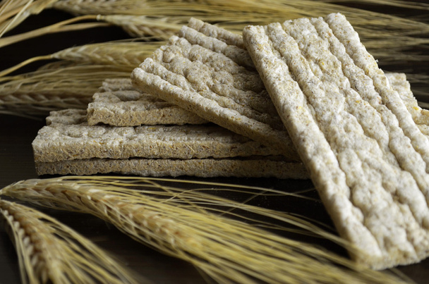 dietní chléb a pšenice uši - Fotografie, Obrázek
