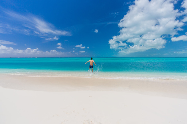 Man swimming in Cuba - Valokuva, kuva