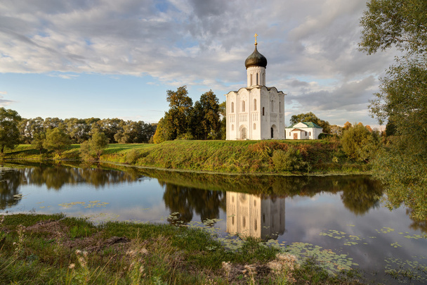 Church Intercession of Holy Virgin on Nerl River. Russia - Foto, Imagen