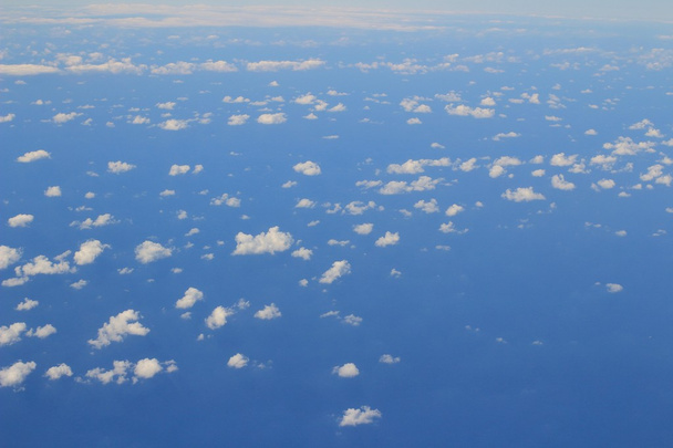 bulut ve gökyüzü bir uçaktan görüntüleme - Fotoğraf, Görsel
