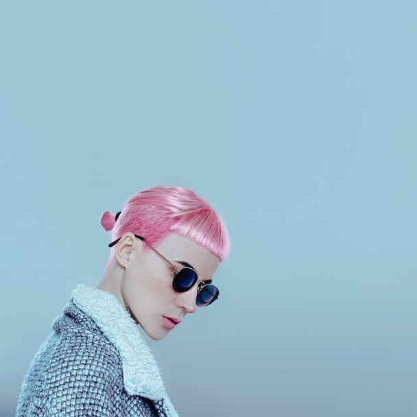 バニラ ピンク髪。ポップ スタイル ファッション女性 - 写真・画像
