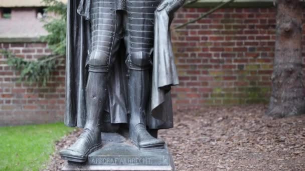 Statues du Grand Maître de l'Ordre Teutonique, Malbork
 - Séquence, vidéo