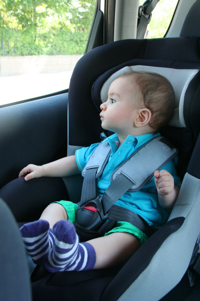 Bambino in seggiolino auto per sicurezza
, - Foto, immagini