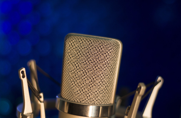 Звуковой студийный голосовой микрофон
 - Фото, изображение