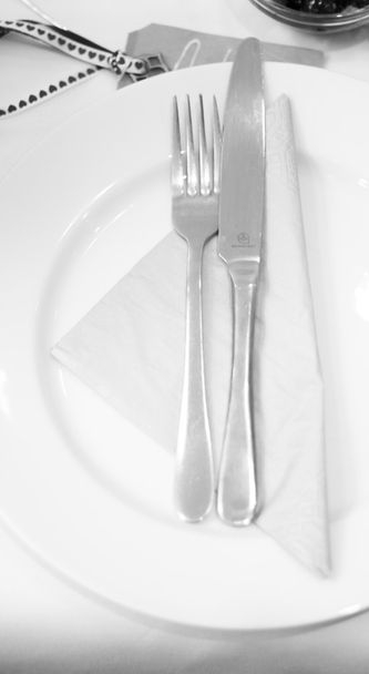 Μαχαιροπίρουνα σε τραπέζι γάμου κόμμα - Φωτογραφία, εικόνα