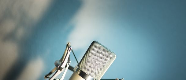 Звуковой студийный голосовой микрофон
 - Фото, изображение