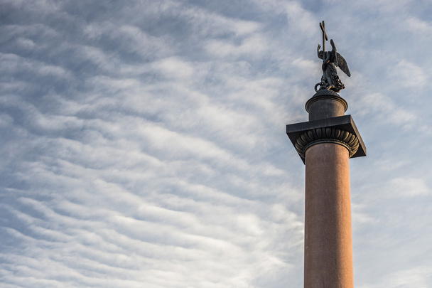 Columna Monumento en San Petersburgo
 - Foto, Imagen