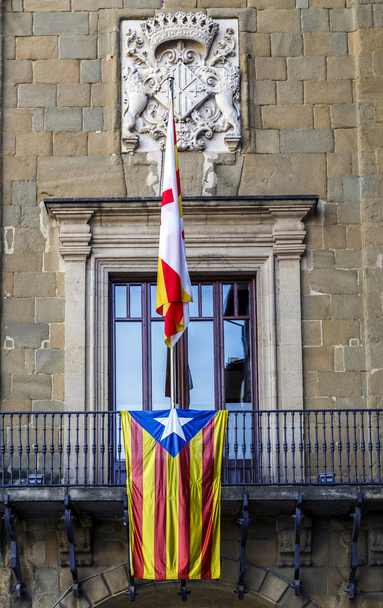 Detail van Estelada vlag op het stadhuis balkon Vic, Catalonië Spanje - Foto, afbeelding