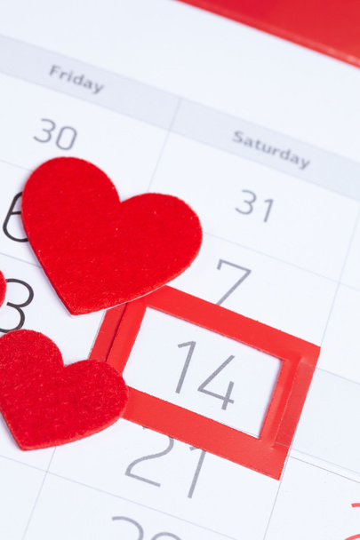 バレンタインの日のカレンダー - 写真・画像