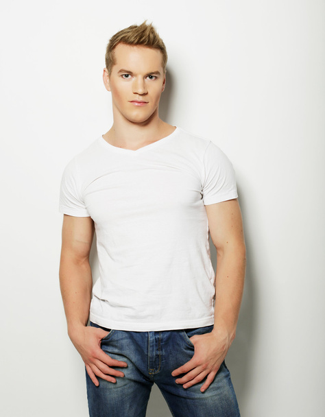 handsome man in blank white shirt - Fotoğraf, Görsel