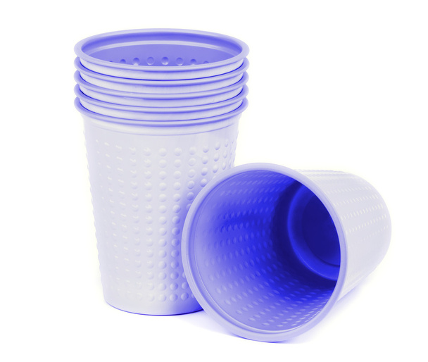 Copas de plástico púrpura
 - Foto, imagen