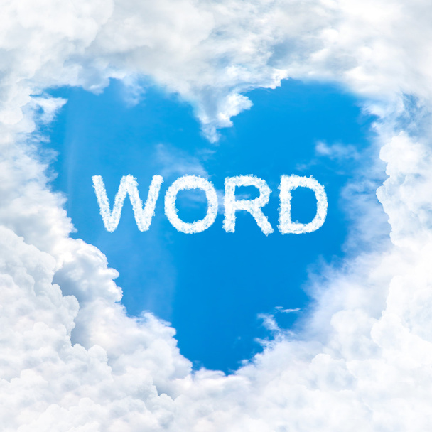 λέξη μέσα αγάπη σύννεφο μπλε ουρανό μόνο - Φωτογραφία, εικόνα