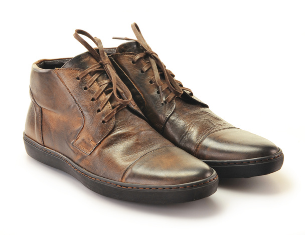 Une paire de chaussures en cuir pour homme isolées sur blanc - Photo, image