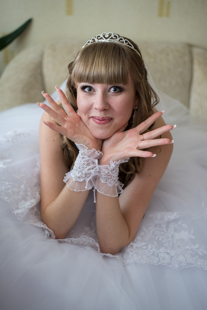 Beautiful young bride - Φωτογραφία, εικόνα