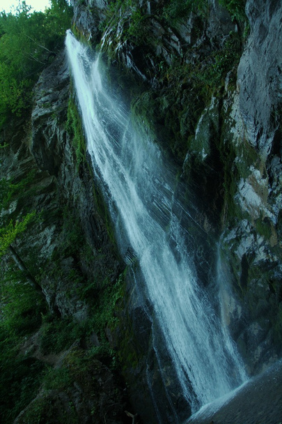 Vodopád, voda ve skalách. - Fotografie, Obrázek