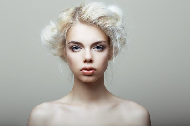 Blonde woman portrait. - Fotó, kép