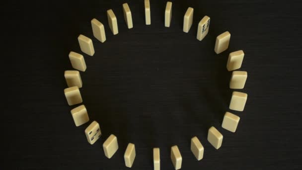 Rallentatore effetto domino cerchio in alto angolo colpo
 - Filmati, video