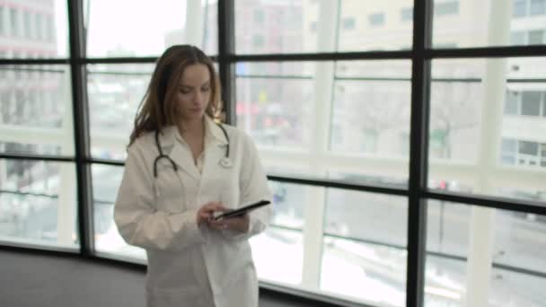 Scene of a young health care professional - Video