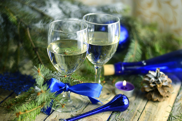 Christmas drinks in glasses on a background of festive decorations  - Photo, image