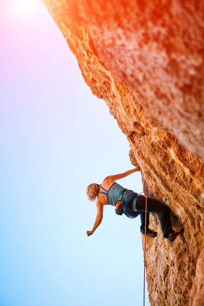 female rock climber - 写真・画像