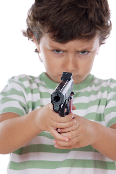 Мальчик с одним пистолетом на руках
 - Фото, изображение