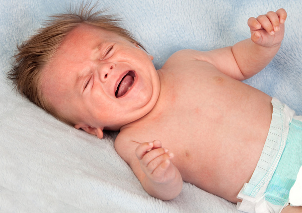 güzel sarışın bebek ağlaması - Fotoğraf, Görsel
