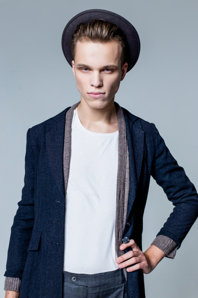 young hipster male model - Foto, afbeelding