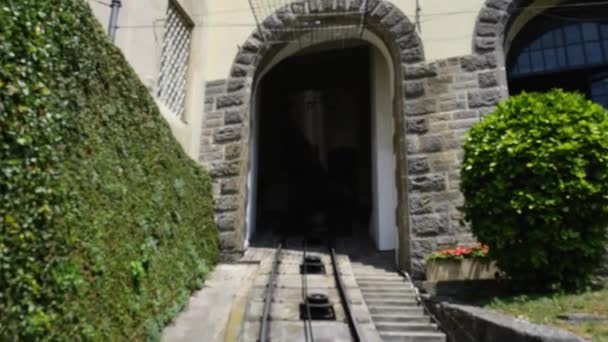 Kolejka linowa San Vigilio w Bergamo, Włochy - Materiał filmowy, wideo