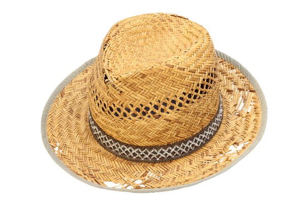 старая поврежденная плетеная шляпа над белым
 - Фото, изображение