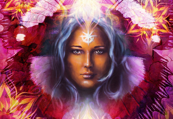 schöne Malerei Göttin Frau mit ornamentalen Mandala und Schmetterlingsflügel und Farbe abstrakten Hintergrund und Blickkontakt. - Foto, Bild