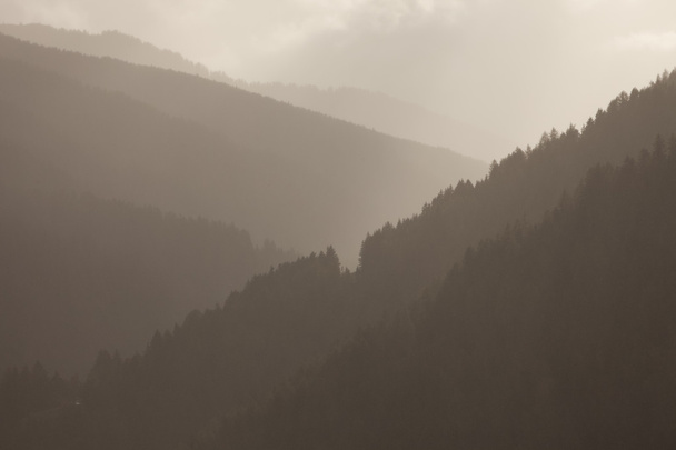 Az Alpokba zuhanni - Fotó, kép