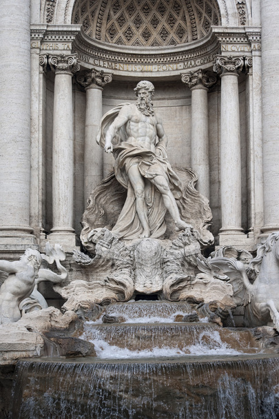 bela Fonte de Trevi em Roma, Itália
 - Foto, Imagem