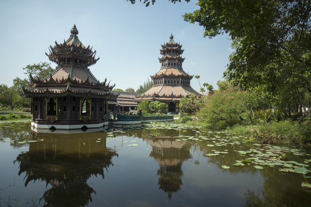 ムアンボランで伝統的な寺院 - 写真・画像