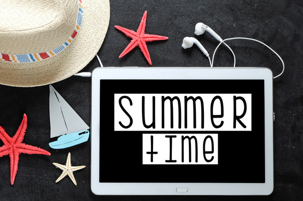 tablet digital pc com hora de verão
 - Foto, Imagem