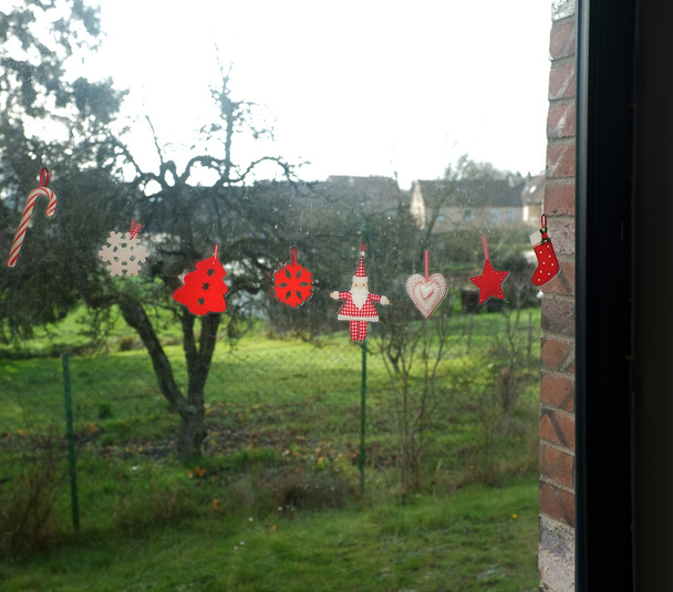 Decoração de Natal na janela
 - Foto, Imagem