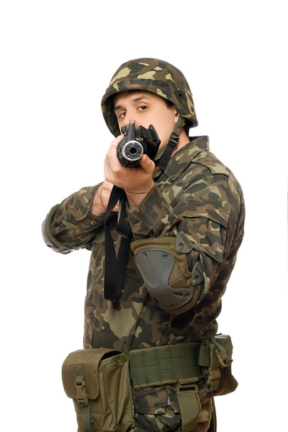 Hombre adulto con un arma
 - Foto, Imagen