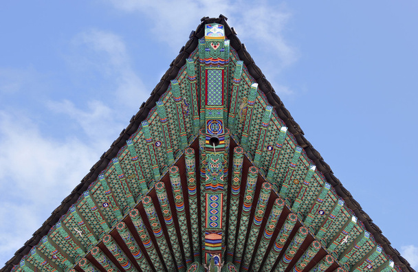 Деталі даху Jogyesa храм в Сеулі, Південна Корея. - Фото, зображення