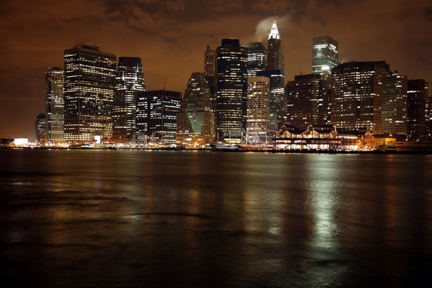 Ночное время в Нью-Йорке, Манхэттен
 - Фото, изображение