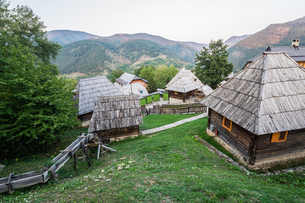 Drvengrad en Serbia
 - Foto, imagen