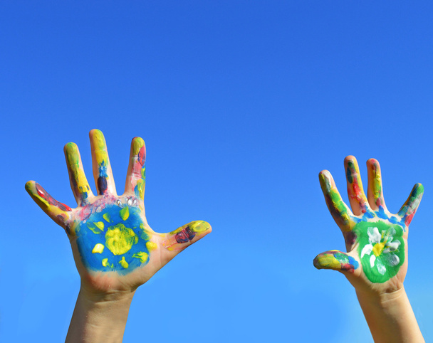 Festett gyerek kezét - Fotó, kép