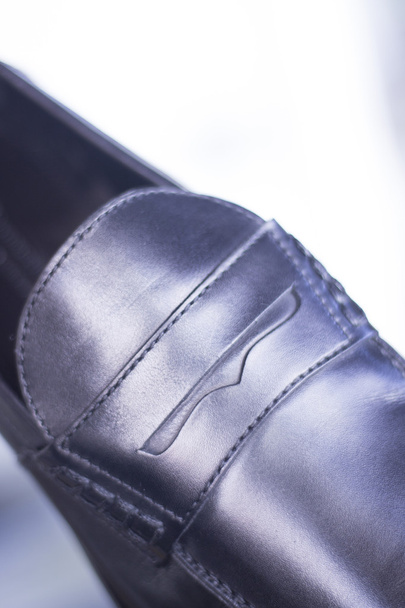 Zapatos formales de cuero negro para hombre
 - Foto, Imagen