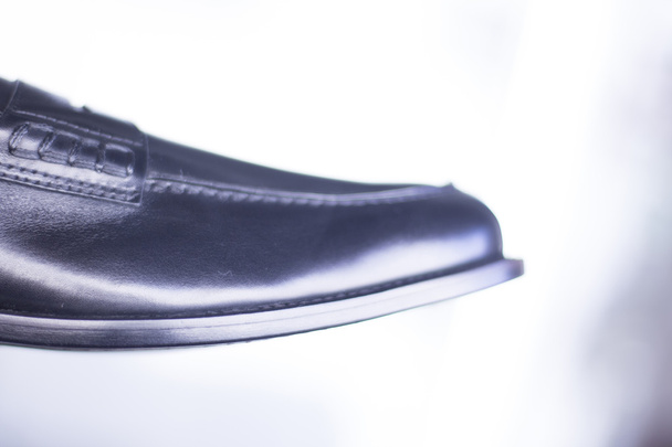 Miesten musta nahka muodollinen kengät
 - Valokuva, kuva