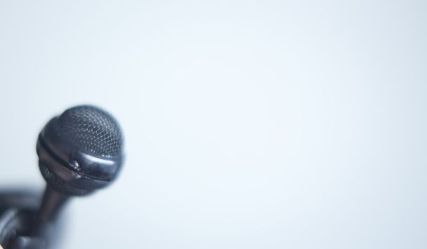 Mini microphone vocal lavalier revers
 - Photo, image