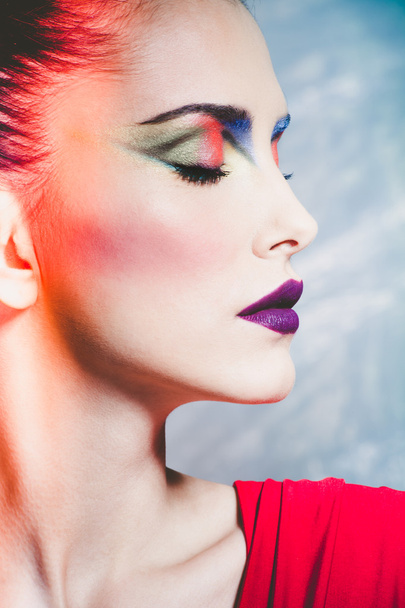 mujer de maquillaje colorido
 - Foto, imagen