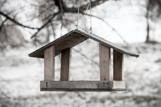 木製の鳥の避難所 - 写真・画像