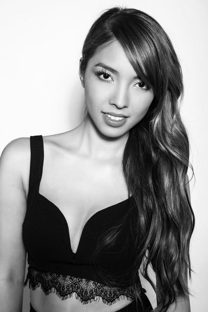 beautiful young asian woman with long hair - Fotó, kép
