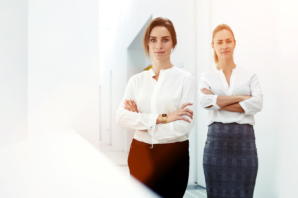 successful women standing in modern office - Foto, imagen
